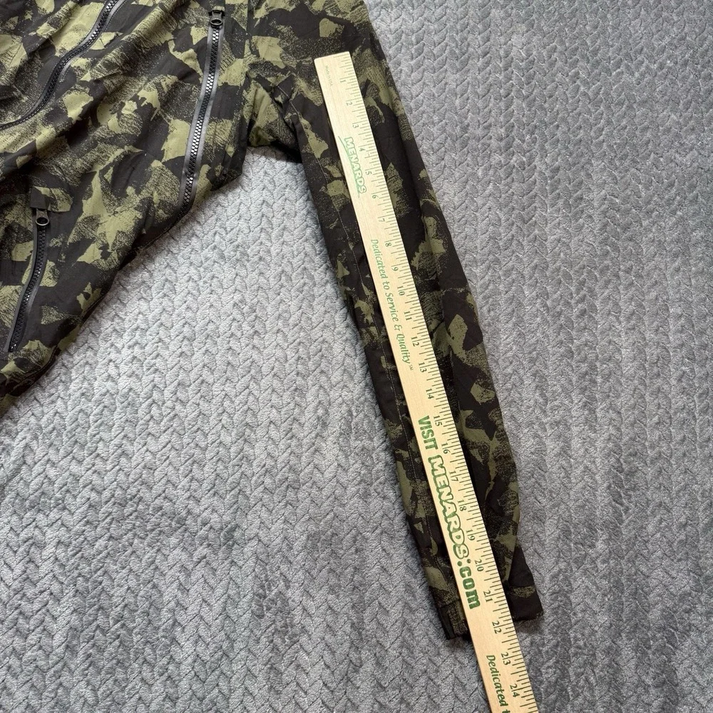 Lululemon Rise and Shine Jacket Women's Size 4 Green Camo Hooded Full Zip Active
